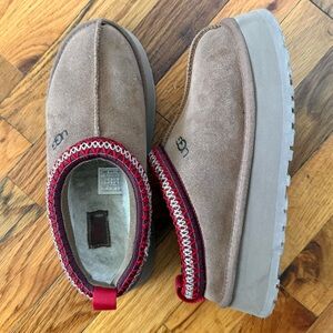 UGG Women's Tazz II Sheepskin US Size 7 Mule Slippers Chestnut Brown Color